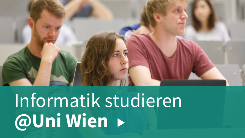 Großaufnahme von 3 Studierenden. Sie sitzen im Hörsaal mit ihren Laptops und verfolgen interessiert einen Vortrag.