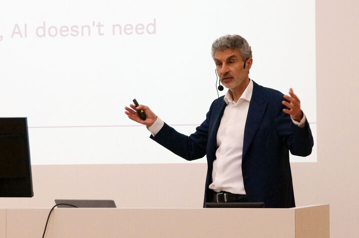 Prof. Yoshua Bengio