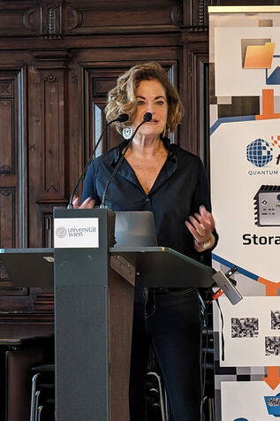 Ulrike Unterer am Podium