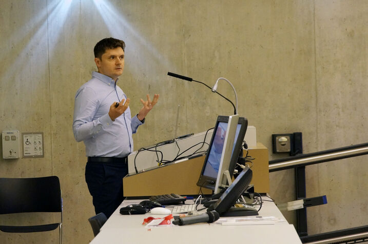 Dan Alistarh talking.